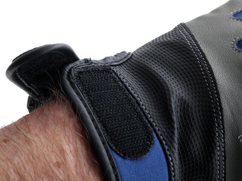 Mustad Half Finger Casting Gloves - Pair 5 Mustad Half Finger Casting Gloves - Pair - Image 5